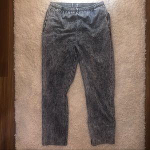 5/$20 Viva City size small acid wash joggers